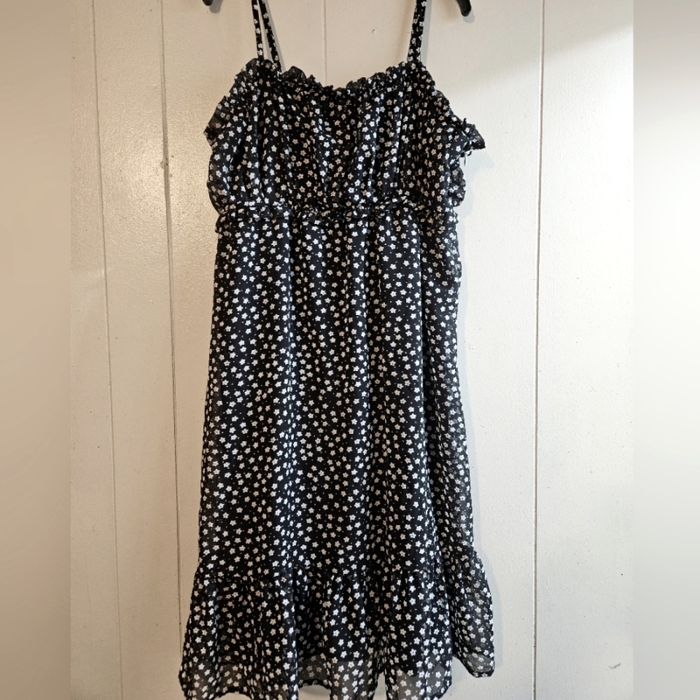 Feathers Brand Black Dress with White Ditzy Floral Print - Size 1X